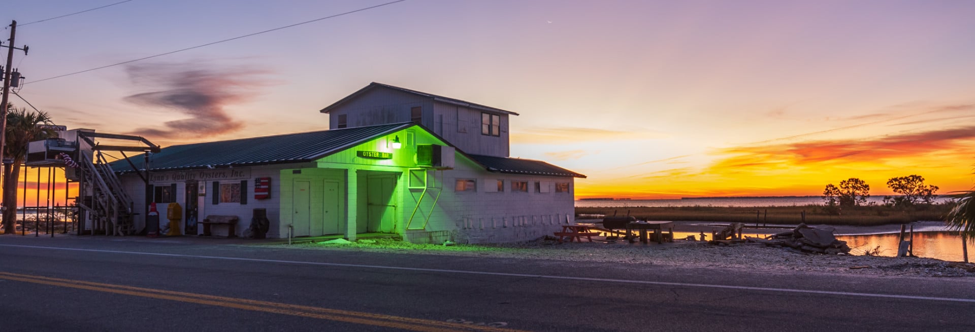 Lynn's Quality Oysters in Eastpoint Florida