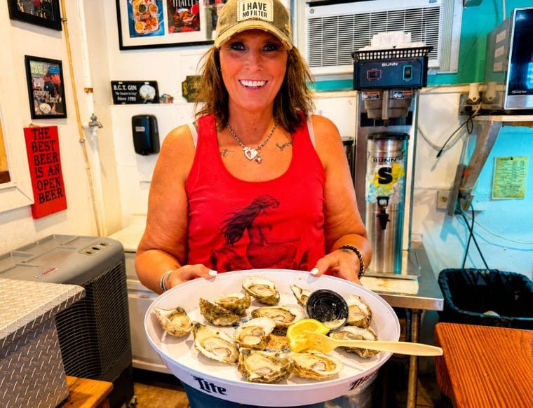 Lynn's Quality Oysters Served Fresh